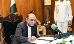 President Zardari Approves PECA Amendment Despite Journalists’ Opposition