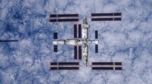 Chinese Astronauts Achieve Breakthrough by Producing Oxygen and Rocket Fuel Ingredients in Space