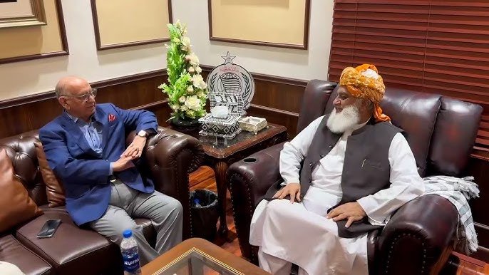 Senator Irfan Siddiqui Meets Maulana Fazlur Rehman to Discuss Progress in National Negotiations