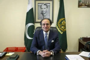 Finance Minister Muhammad Aurangzeb Departs for Portugal to Attend Prince Karim Aga Khan’s Funeral