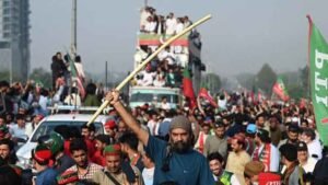 Court Issues Arrest Warrants for PTI Leaders in Azadi March Cases